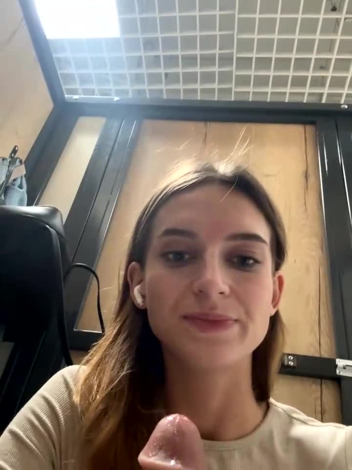 -AngelAri-
